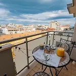 Guesthost - Sweet Center Apartment *
