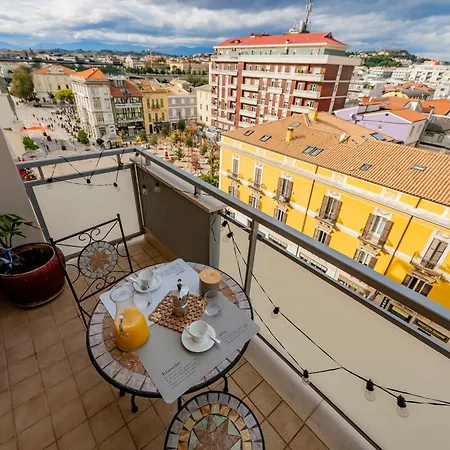 Guesthost - Sweet Center *