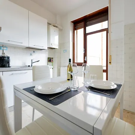 Guesthost - Sweet Center