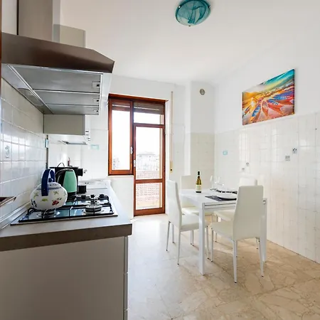 Guesthost - Sweet Center *