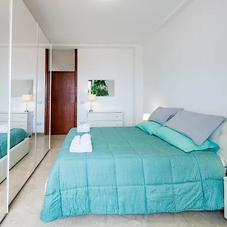 Guesthost - Sweet Center *