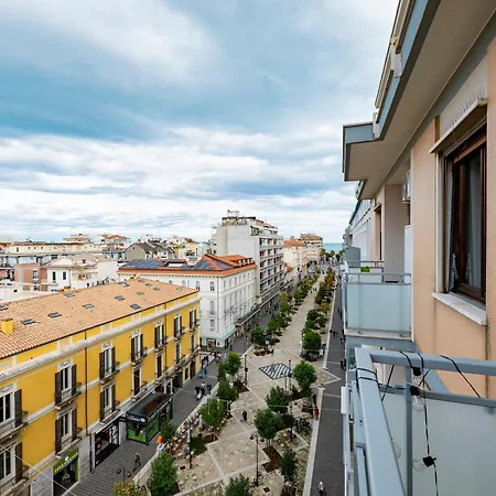 Guesthost - Sweet Center Appartamento *