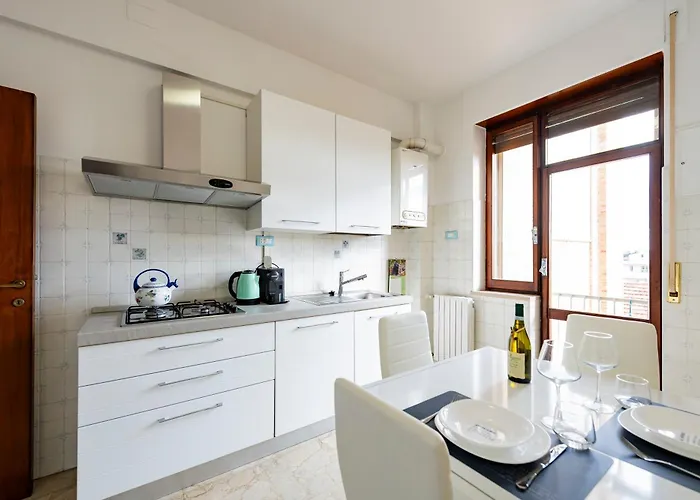 Guesthost - Sweet Center