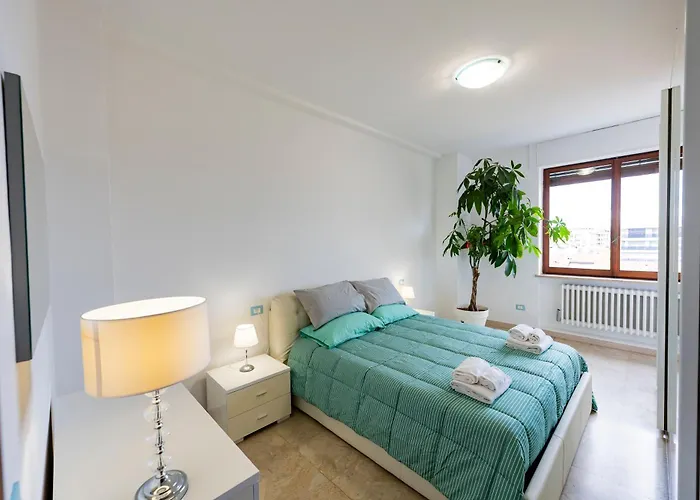 Guesthost - Sweet Center Apartment *