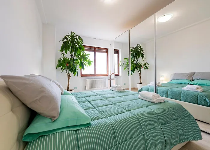 Guesthost - Sweet Center